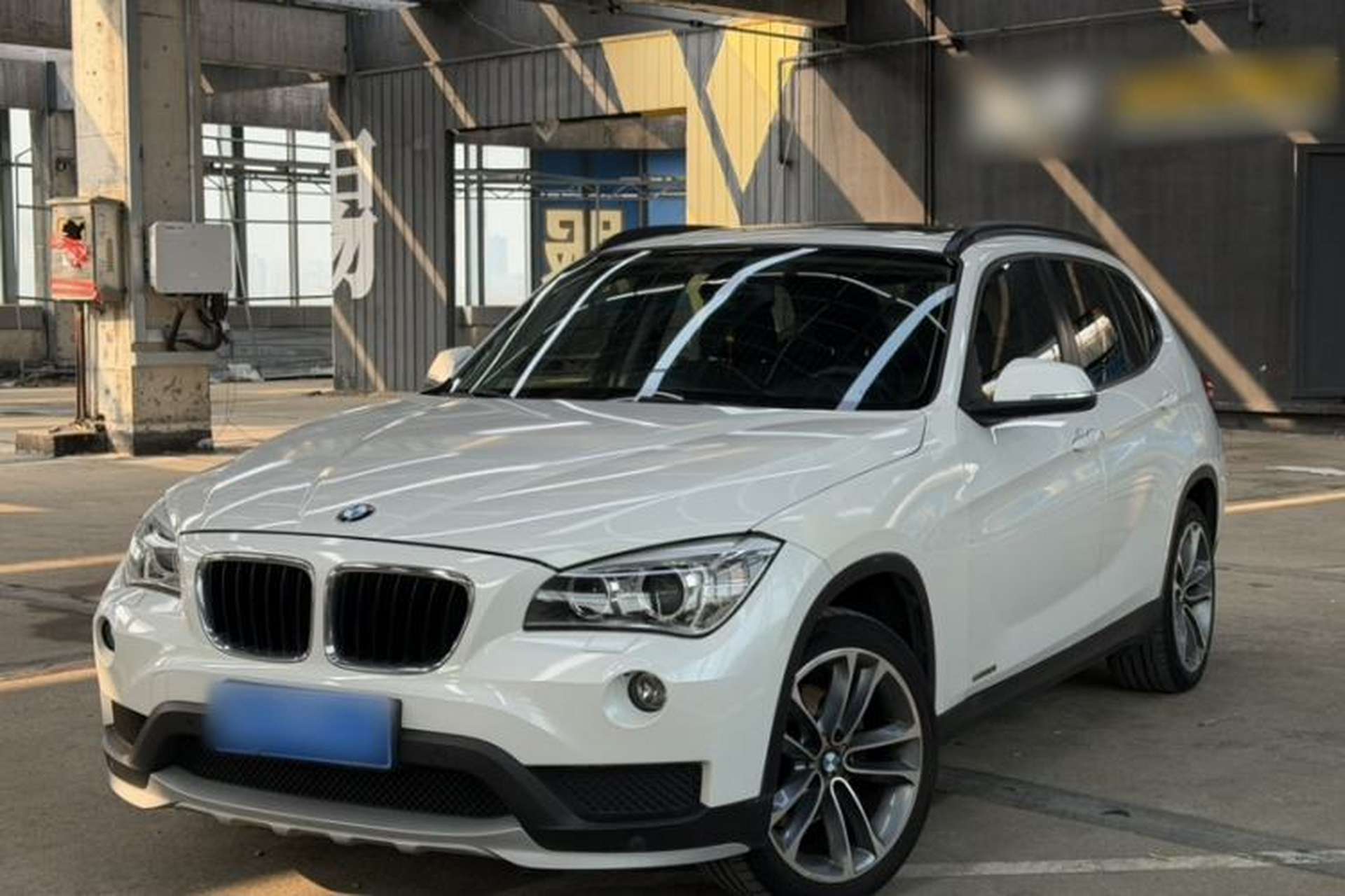 Used BMW X1 2015 sDrive18i Leading Edition Exterior 5