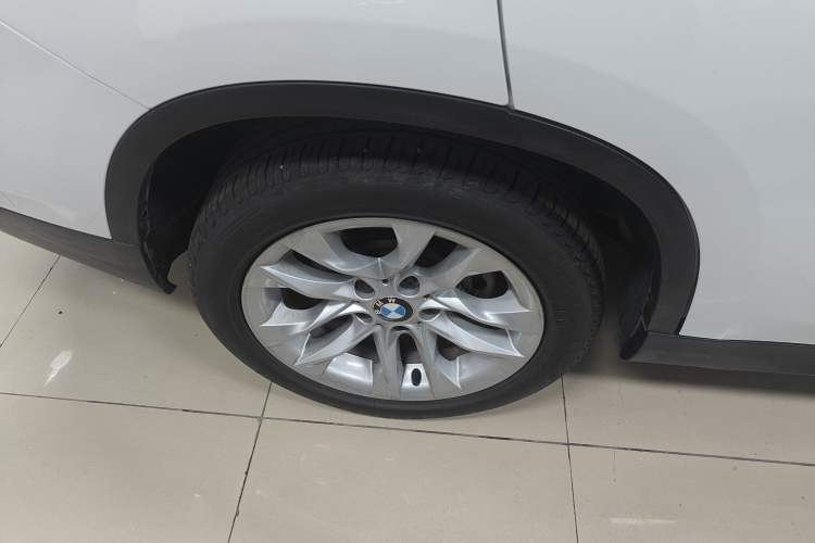 Used BMW X1 2015 sDrive18i Fashion Upgrade Edition Exterior 5