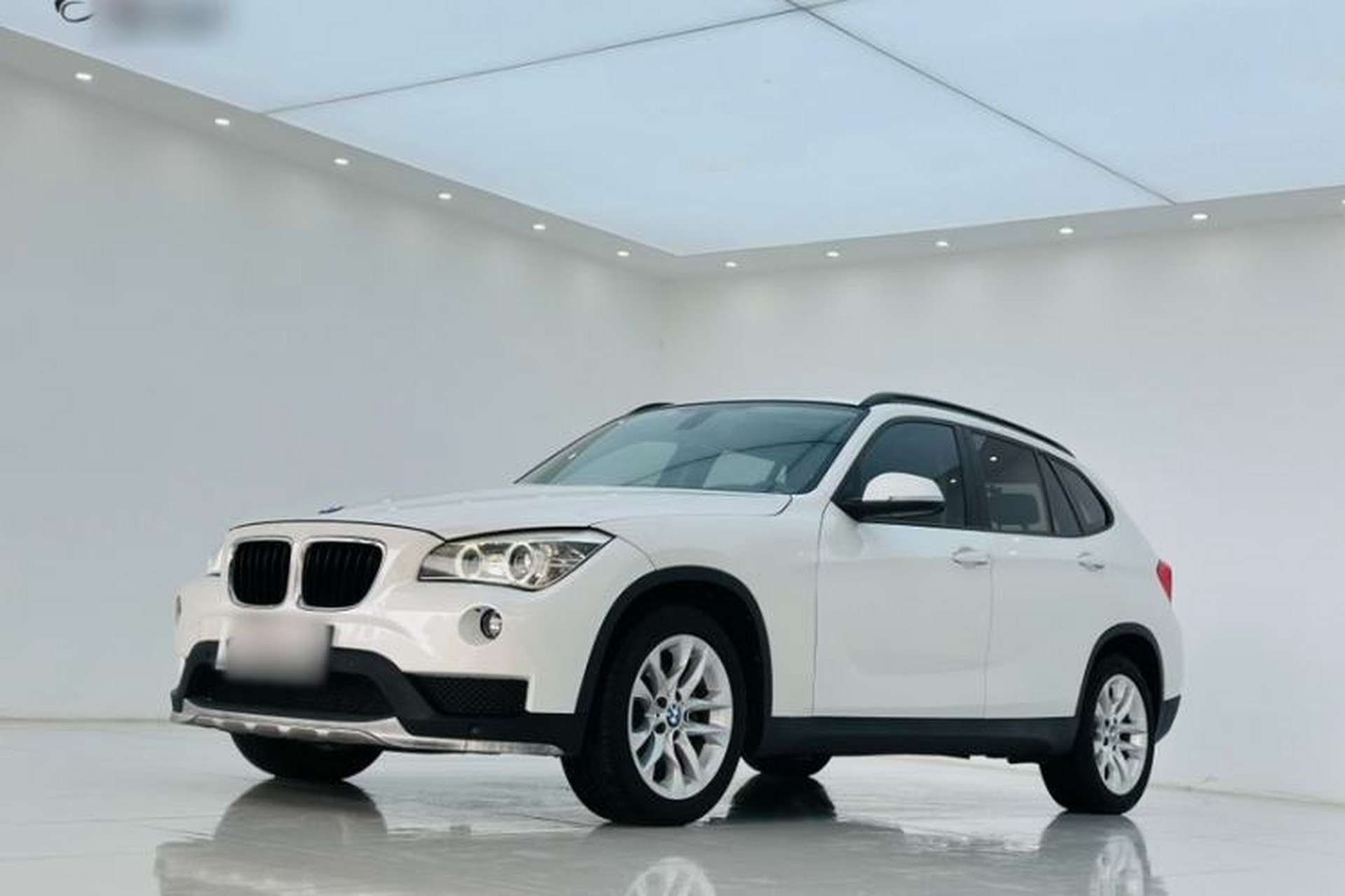 Used BMW X1 2015 sDrive18i Fashion Upgrade Edition Front Left 45 Deg