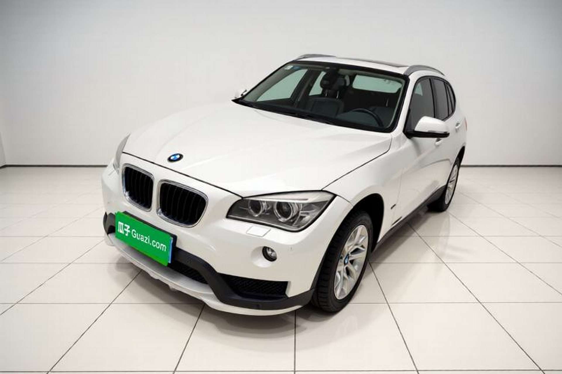 Used BMW X1 2015 xDrive20i Fashion Model Front Left 45 Deg