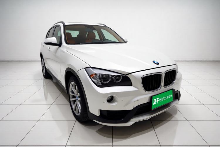 Used BMW X1 2015 sDrive18i Fashion Upgrade Edition Front Right 45 Deg