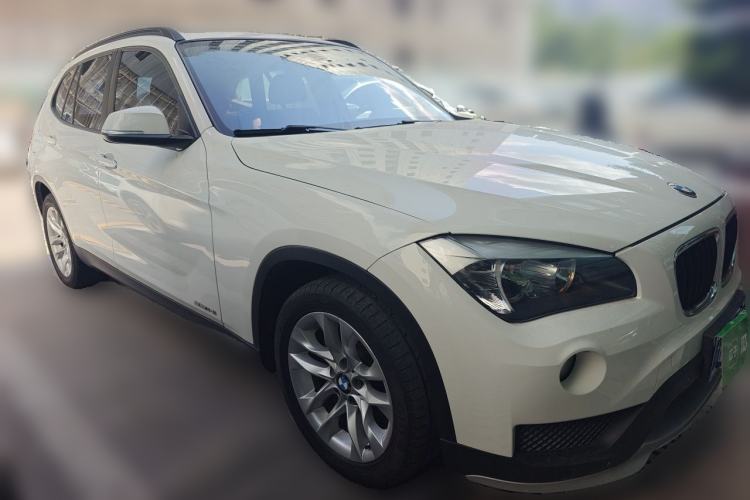Used BMW X1 2015 sDrive18i Fashion Upgrade Edition Front Right 45 Deg