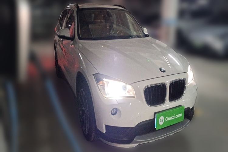 Used BMW X1 2015 sDrive18i Leading Edition Front Right 45 Deg