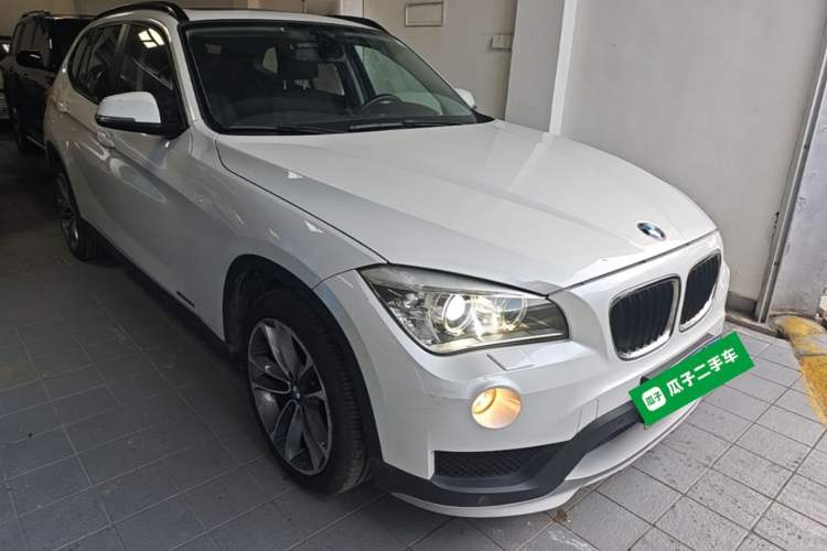 Used BMW X1 2015 sDrive18i Leading Edition Front Right 45 Deg