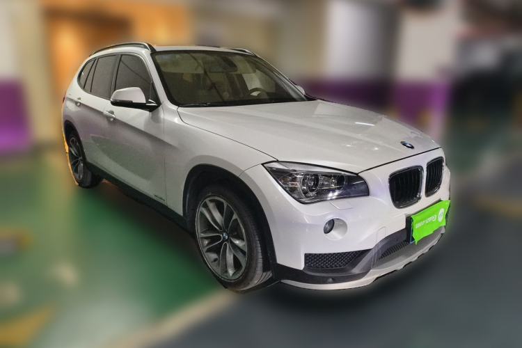 Used BMW X1 2015 sDrive18i Leading Edition Front Right 45 Deg