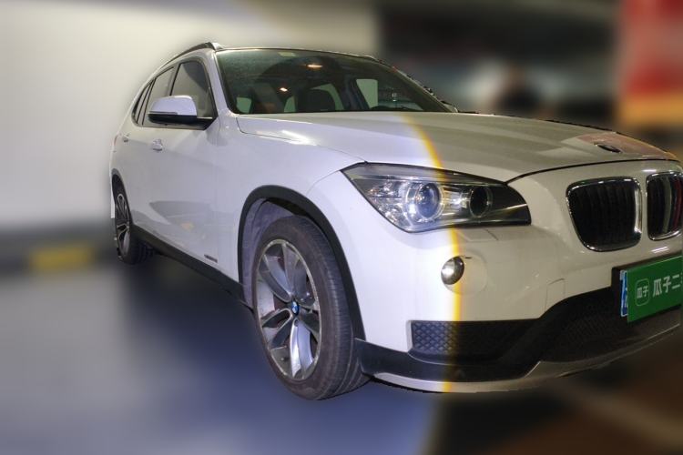 Used BMW X1 2015 sDrive18i Leading Edition Front Right 45 Deg