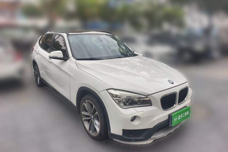 Used BMW X1 2015 sDrive18i Leading Edition Front Right 45 Deg