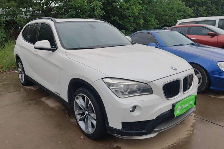 Used BMW X1 2015 sDrive18i Leading Edition Front Right 45 Deg