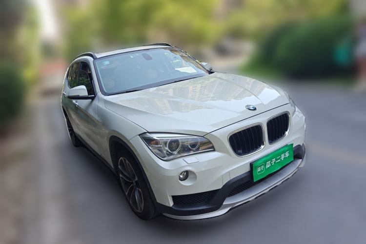 Used BMW X1 2015 sDrive18i Leading Edition Front Right 45 Deg