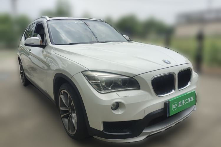 Used BMW X1 2015 sDrive18i Leading Edition Front Right 45 Deg