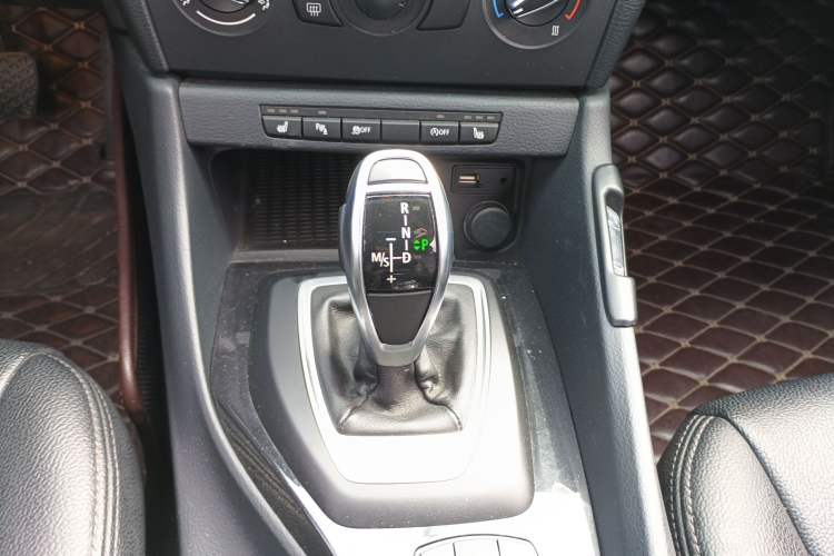 Used BMW X1 2015 sDrive18i Fashion Upgrade Edition Gear Lever