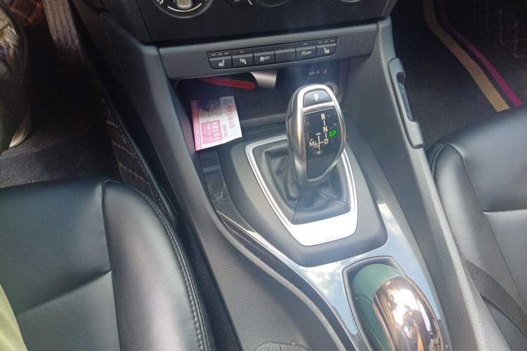 Used BMW X1 2015 sDrive18i Fashion Upgrade Edition Gear Lever