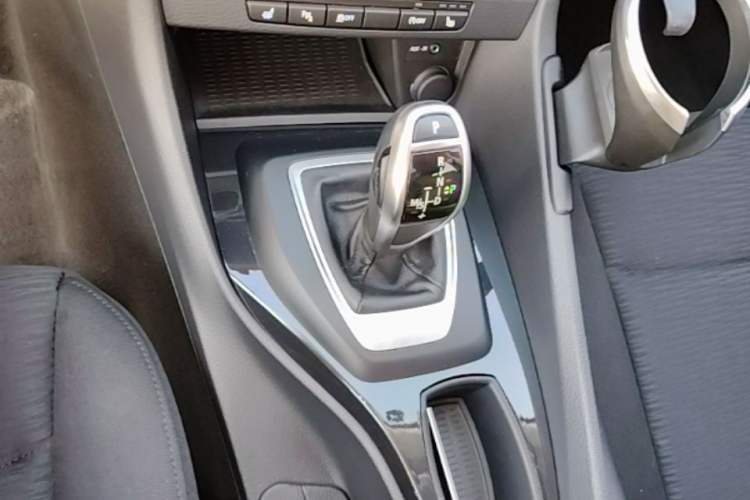 Used BMW X1 2015 sDrive18i Fashion Upgrade Edition Gear Lever