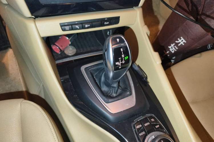 Used BMW X1 2015 sDrive18i Leading Edition Gear Lever