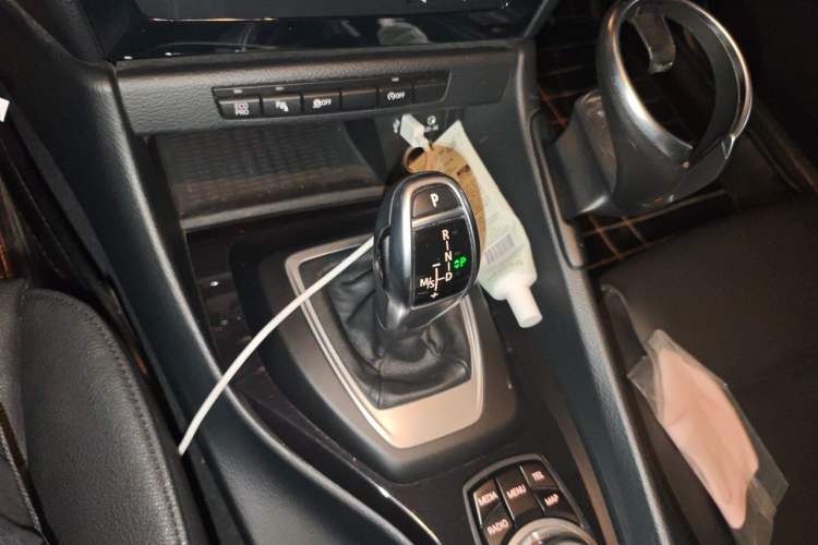 Used BMW X1 2015 sDrive18i Leading Edition Gear Lever