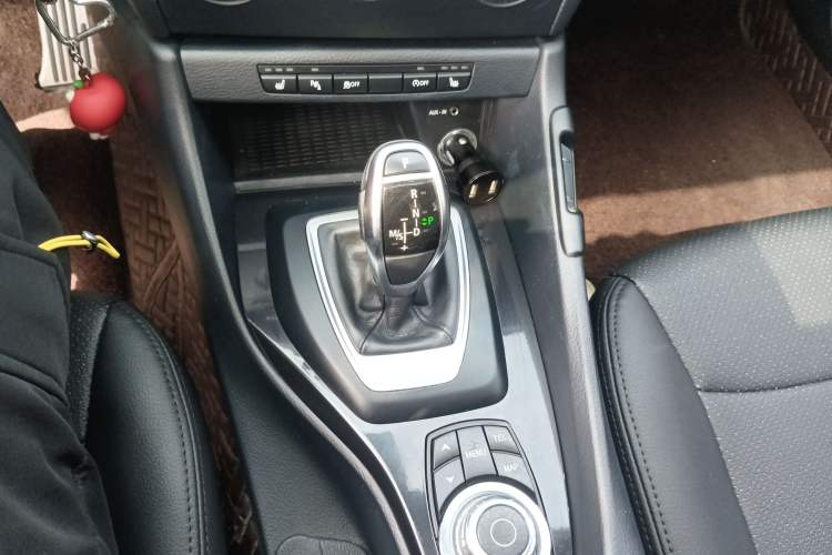 Used BMW X1 2015 sDrive18i Fashion Upgrade Edition Gear Lever