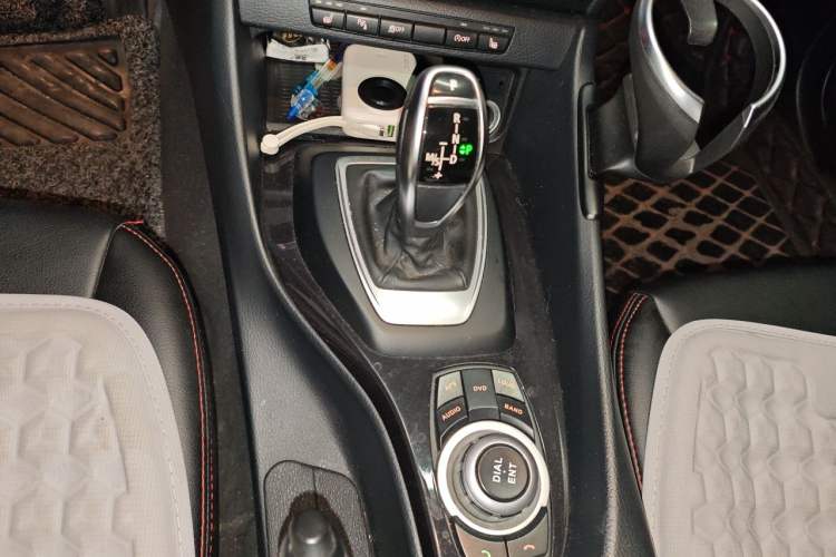 Used BMW X1 2015 sDrive18i Fashion Upgrade Edition Gear Lever