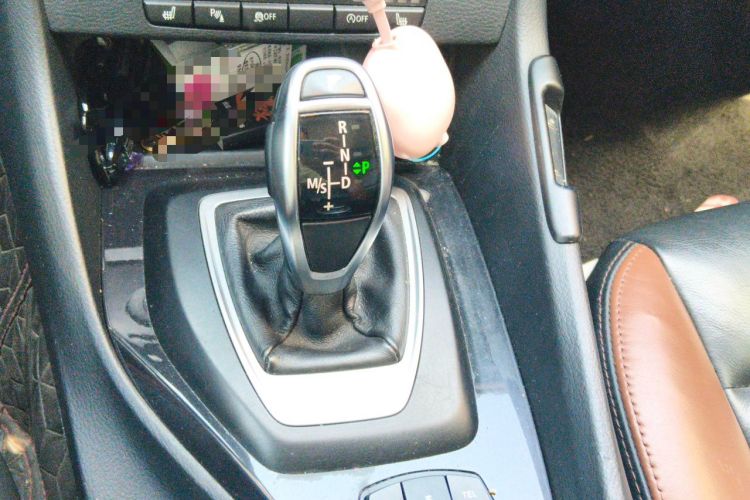 Used BMW X1 2015 sDrive18i Fashion Upgrade Edition Gear Lever