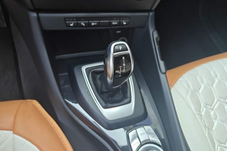 Used BMW X1 2015 sDrive18i Fashion Upgrade Edition Gear Lever
