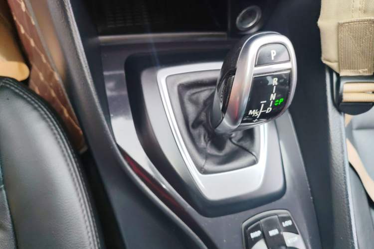 Used BMW X1 2015 sDrive18i Fashion Upgrade Edition Gear Lever