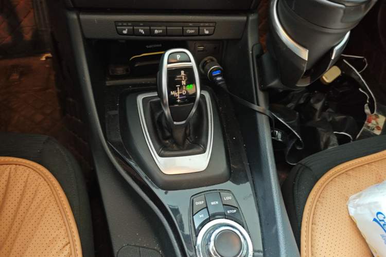 Used BMW X1 2015 sDrive18i Fashion Upgrade Edition Gear Lever