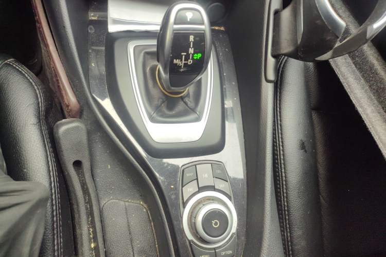 Used BMW X1 2015 sDrive18i Fashion Upgrade Edition Gear Lever