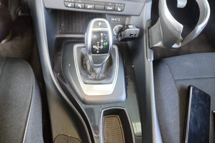 Used BMW X1 2015 sDrive18i Fashion Upgrade Edition Gear Lever