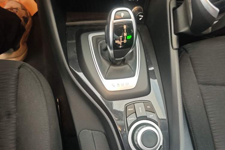 Used BMW X1 2015 sDrive18i Fashion Upgrade Edition Gear Lever