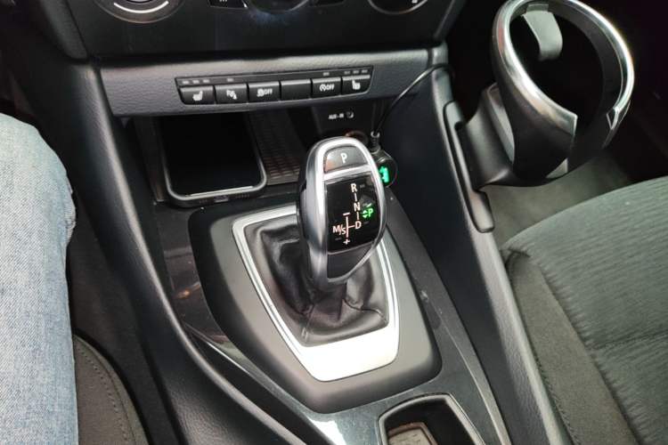 Used BMW X1 2015 sDrive18i Fashion Upgrade Edition Gear Lever