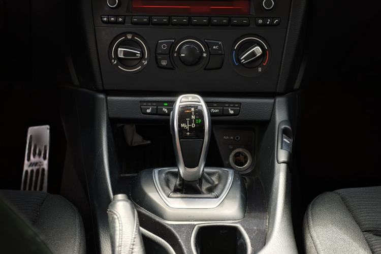 Used BMW X1 2015 sDrive18i Fashion Upgrade Edition Gear Lever