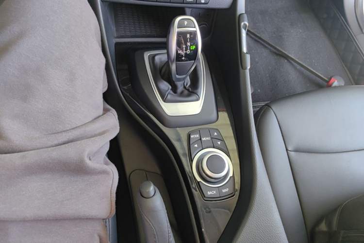Used BMW X1 2015 sDrive18i Fashion Upgrade Edition Gear Lever