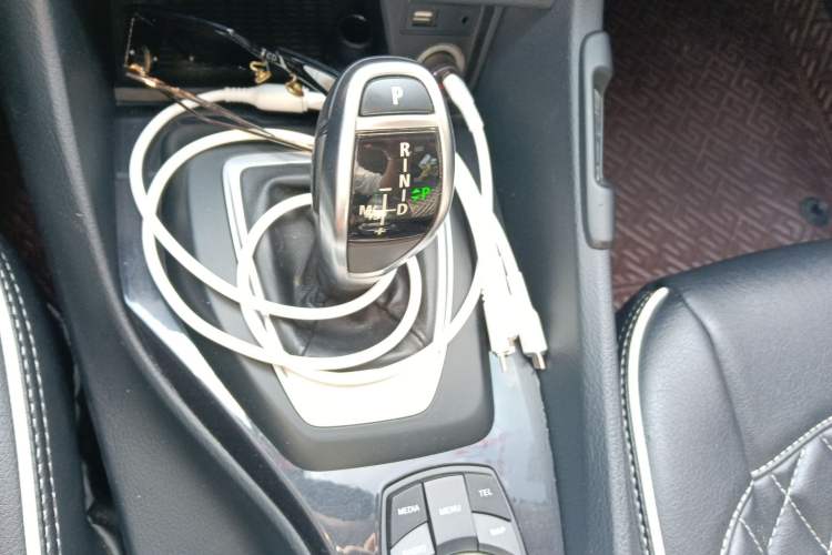 Used BMW X1 2015 sDrive18i Fashion Upgrade Edition Gear Lever