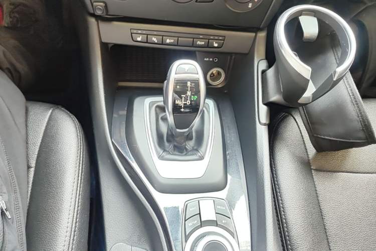 Used BMW X1 2015 sDrive18i Fashion Upgrade Edition Gear Lever