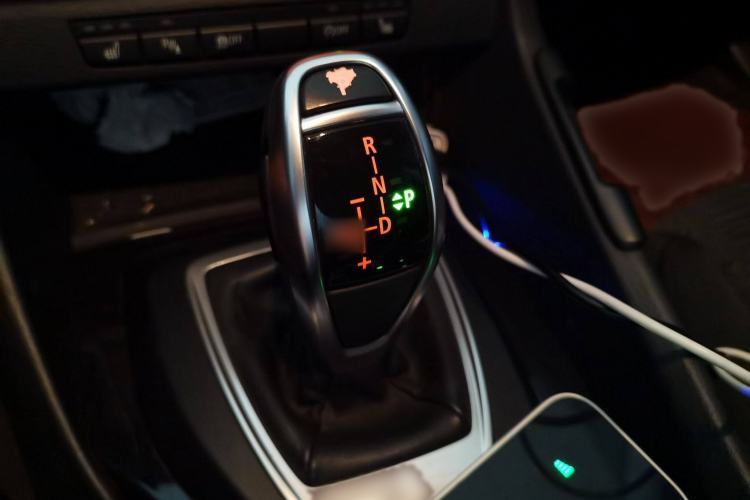 Used BMW X1 2015 sDrive18i Fashion Upgrade Edition Gear Lever