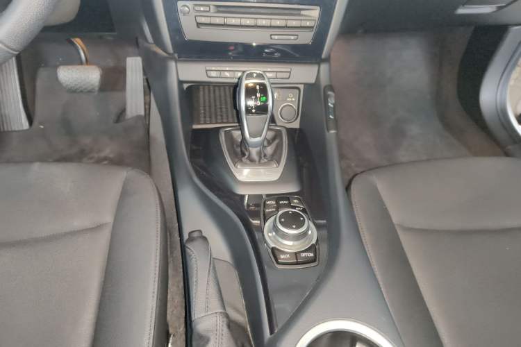Used BMW X1 2015 sDrive18i Leading Edition Gear Lever