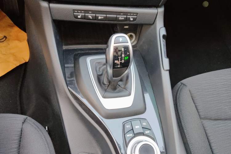 Used BMW X1 2015 sDrive18i Fashion Upgrade Edition Gear Lever