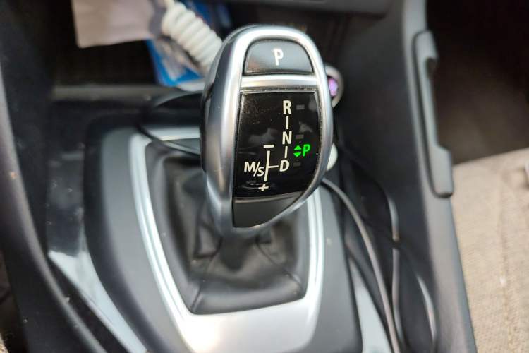 Used BMW X1 2015 sDrive18i Fashion Upgrade Edition Gear Lever