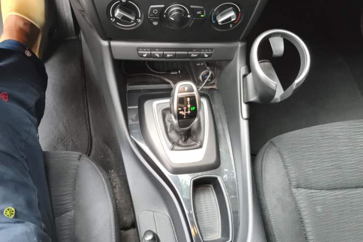 Used BMW X1 2015 sDrive18i Fashion Upgrade Edition Gear Lever