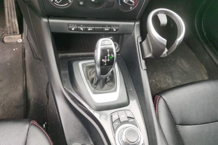 Used BMW X1 2015 sDrive18i Fashion Upgrade Edition Gear Lever