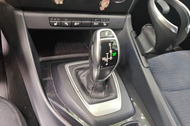 Used BMW X1 2015 sDrive18i Fashion Upgrade Edition Gear Lever