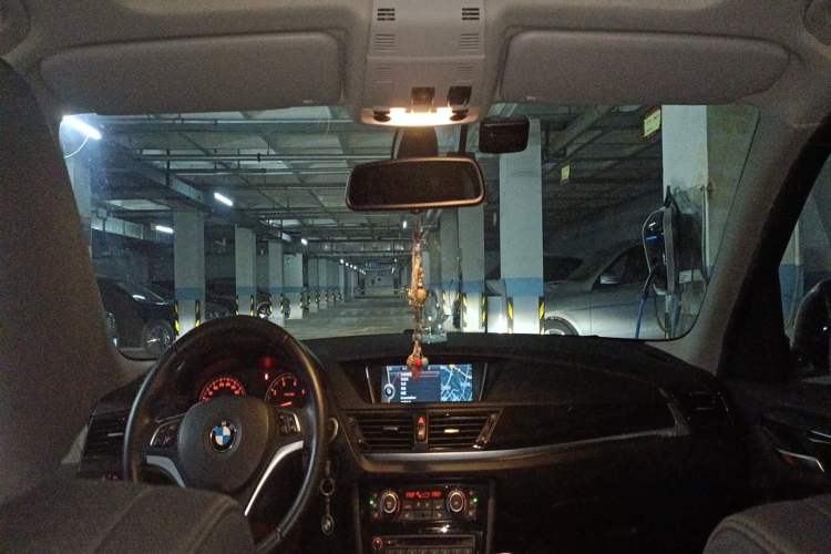 Used BMW X1 2015 sDrive18i Leading Edition Headliner