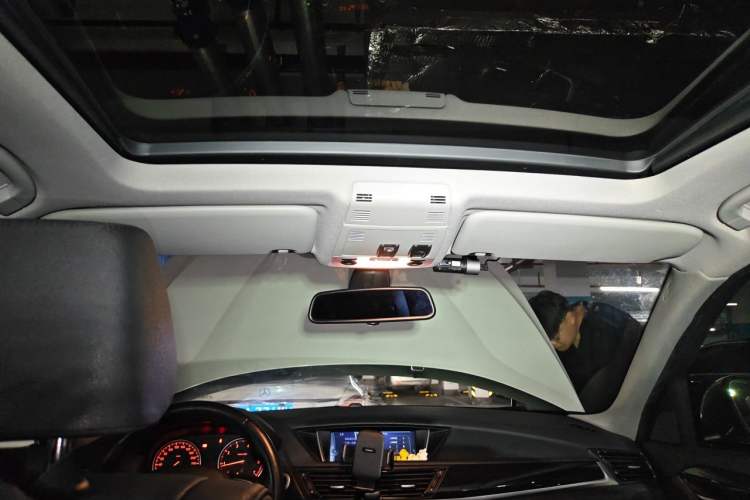 Used BMW X1 2015 sDrive18i Leading Edition Headliner