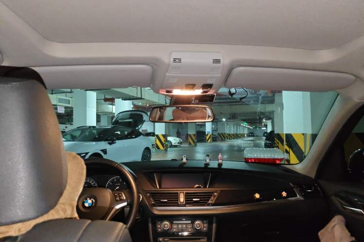 Used BMW X1 2015 sDrive18i Leading Edition Headliner