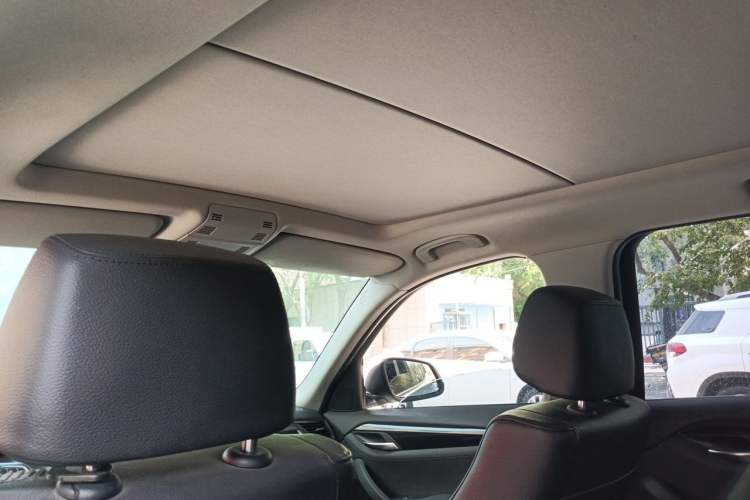 Used BMW X1 2015 xDrive20i Fashion Upgrade Edition Headliner