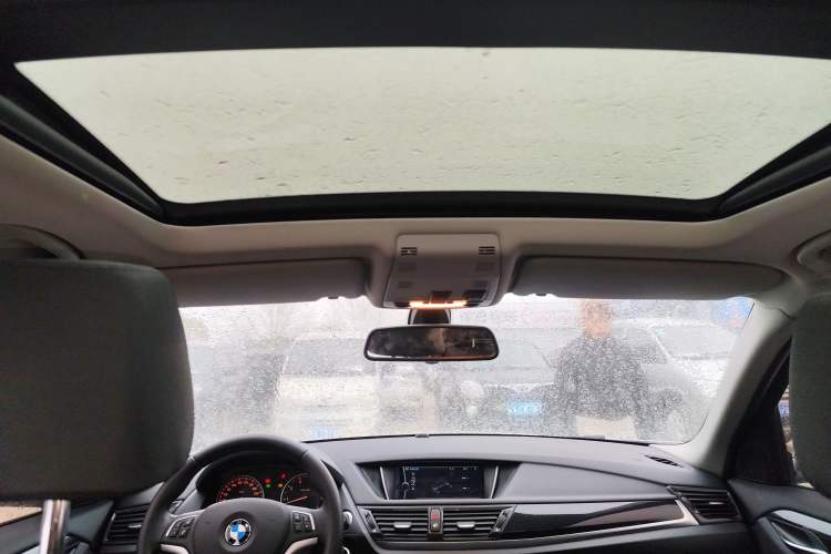 Used BMW X1 2015 sDrive18i Leading Edition Headliner