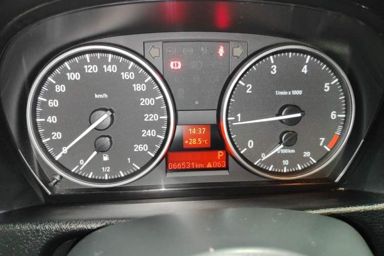 Used BMW X1 2015 sDrive18i Fashion Upgrade Edition Instrument Cluster