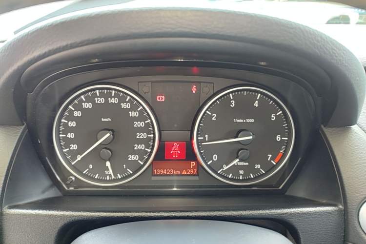 Used BMW X1 2015 sDrive18i Fashion Upgrade Edition Instrument Cluster