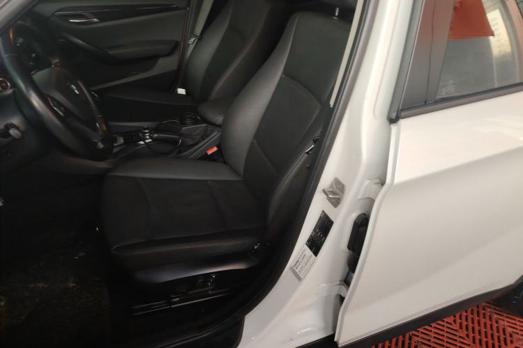 Used BMW X1 2015 sDrive18i Leading Edition Interior 1