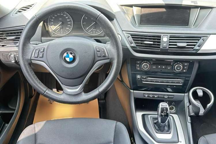 Used BMW X1 2015 sDrive18i Fashion Upgrade Edition Interior 1