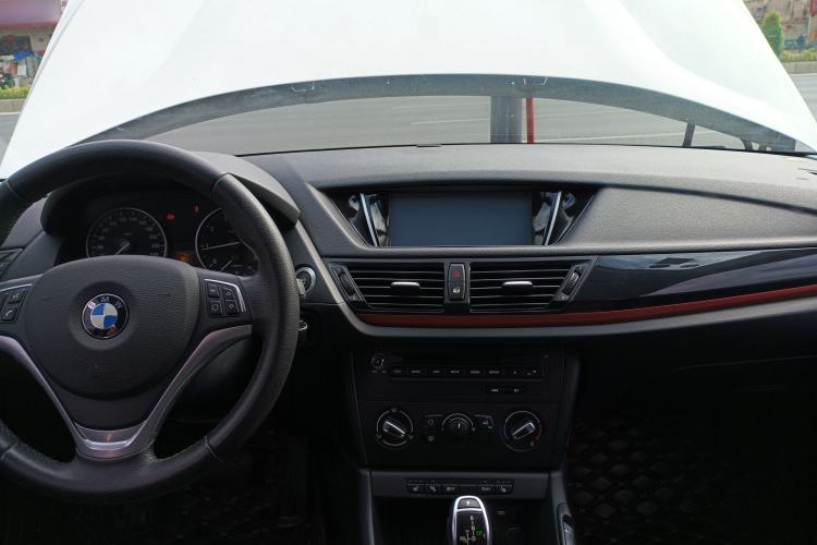 Used BMW X1 2015 sDrive18i Fashion Upgrade Edition Interior 2